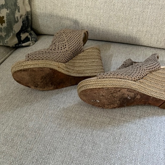 VC signature woven wedge peep toe - Picture 8 of 9